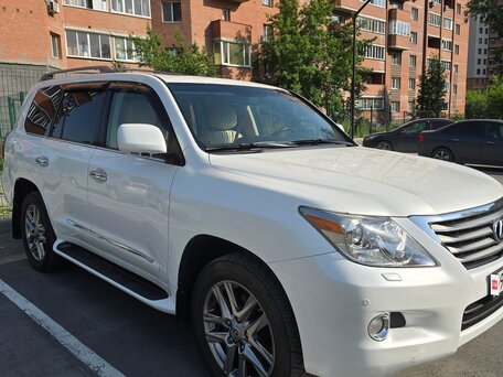 2010 Lexus LX 570 III, белый, 3550000 рублей, вид 2