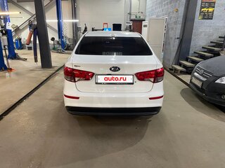 2017 Kia Rio III Рестайлинг, белый, 799999 рублей, вид 4