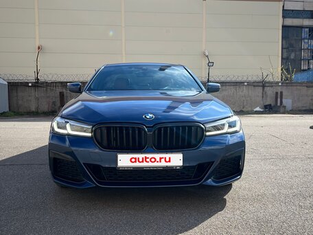 2021 BMW 5 серии 520d xDrive VII (G30/G31/G38) Рестайлинг, синий, 5800000 рублей, вид 3
