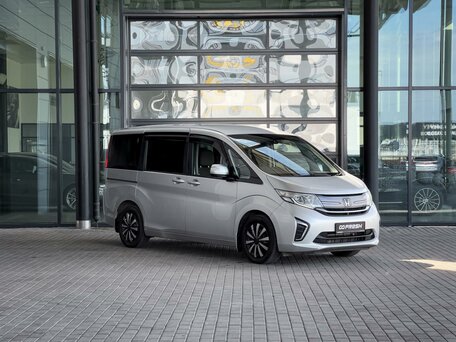 Honda Stepwgn V