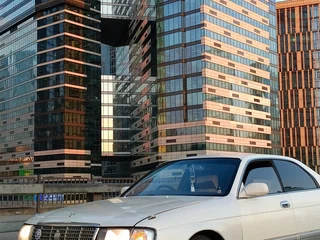 1995 Toyota Crown IX (S140), белый, 390000 рублей, вид 1