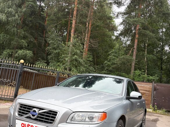 2010 Volvo S80 II Рестайлинг, серебристый