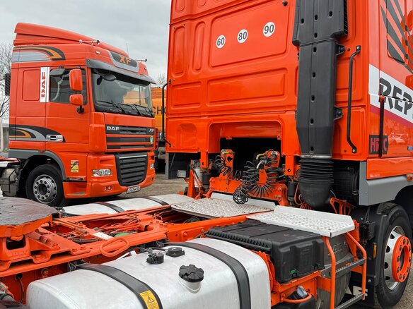 2013 DAF XF 105, оранжевый, 2350000 рублей - вид 12