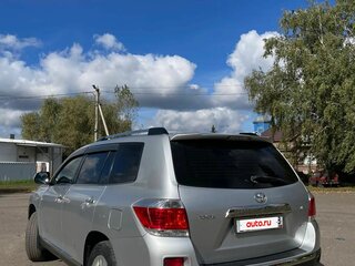 2011 Toyota Highlander II (XU40) Рестайлинг, серебристый, 1900000 рублей, вид 5