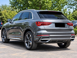 2023 Audi Q3 35 TFSI II (F3), серый, 2690000 рублей, вид 2