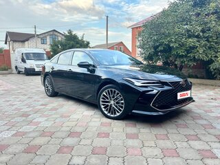 2022 Toyota Avalon V, чёрный, 4030000 рублей, вид 1