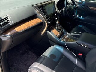 2017 Toyota Alphard III, белый, 4300000 рублей, вид 4