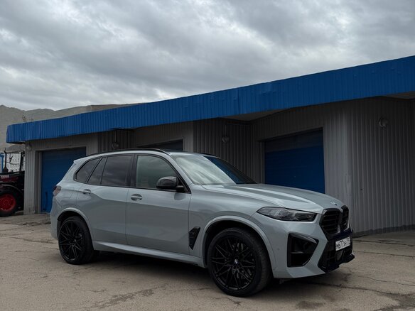 2023 BMW X5 M Competition III (F95) Рестайлинг, серый, 14950000 рублей - вид 2