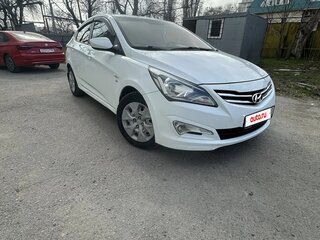 2014 Hyundai Solaris I Рестайлинг, белый, 950000 рублей, вид 2
