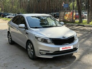 2016 Kia Rio III Рестайлинг, серебристый, 1160000 рублей, вид 3