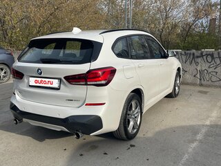 2020 BMW X1 20i xDrive II (F48) Рестайлинг, белый, 3550000 рублей, вид 4