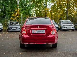 2014 Chevrolet Aveo II, красный, 550000 рублей, вид 4