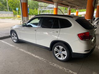 2014 BMW X1 28i sDrive I (E84) Рестайлинг, белый, 1350000 рублей, вид 3