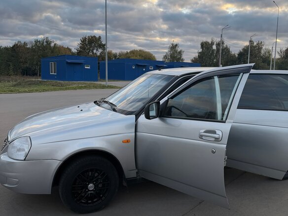 2012 Lada (ВАЗ) Priora I, серебристый, 370000 рублей - вид 2