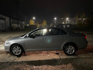 2008 Toyota Avensis II Рестайлинг, серебристый, 850000 рублей, вид 4