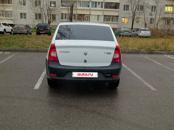 2013 Renault Logan I Рестайлинг, белый, 230000 рублей - вид 1