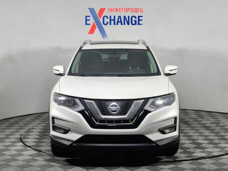2017 Nissan Rogue II Рестайлинг, белый, 1325000 рублей, вид 2