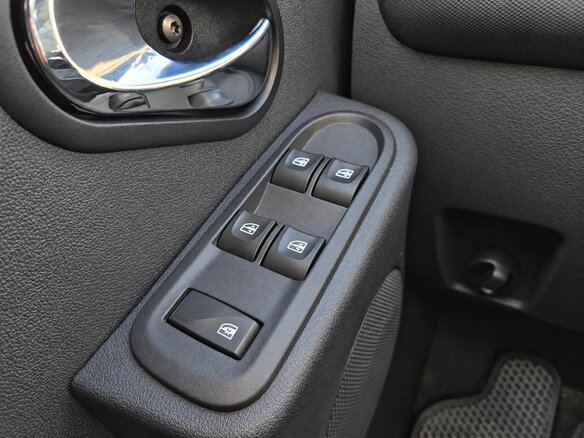 2017 Renault Duster I Рестайлинг, белый, 1250000 рублей - вид 9