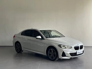 2022 BMW 1 серии 120i III (F52) Рестайлинг, белый, 1610000 рублей, вид 3