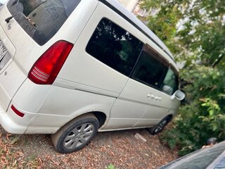 2001 Nissan Serena II (C24), белый, 430000 рублей, вид 2