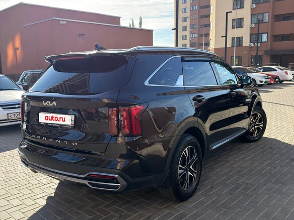 2022 Kia Sorento IV, коричневый - вид 3