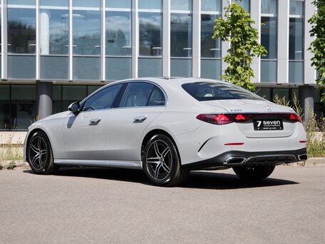 2026 Mercedes-Benz E-Класс 300 VI (W214, S214), серебристый, 9600000 рублей, вид 4