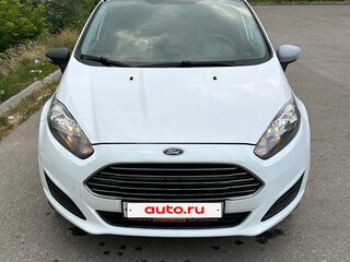 2016 Ford Fiesta Mk6 Рестайлинг, белый, 620000 рублей, вид 2