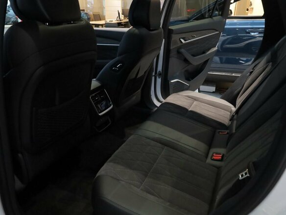 2026 Geely Monjaro I Рестайлинг, белый, 4954990 рублей - вид 11