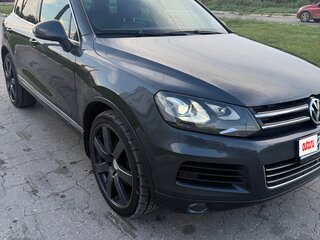 2013 Volkswagen Touareg II, серый, 1900000 рублей, вид 2