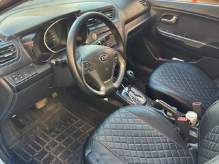 2017 Kia Rio III Рестайлинг, белый, 650000 рублей, вид 5