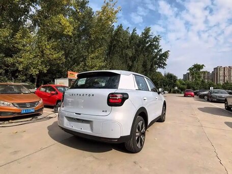 2026 Leapmotor A10 53 kWh, серебристый, 2237007 рублей, вид 4