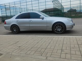 2005 Mercedes-Benz E-Класс 350 III (W211, S211), серебристый, 940000 рублей, вид 2