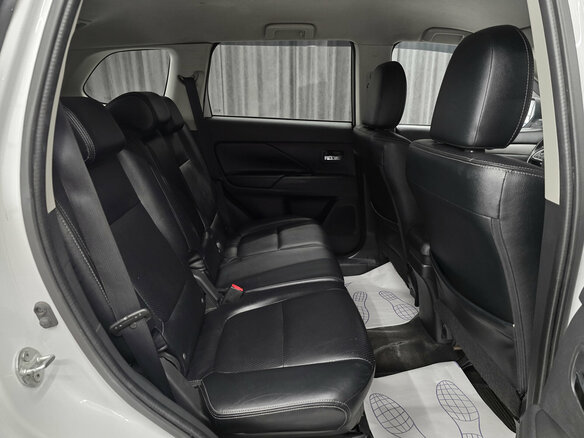 2014 Mitsubishi Outlander III Рестайлинг, белый - вид 16