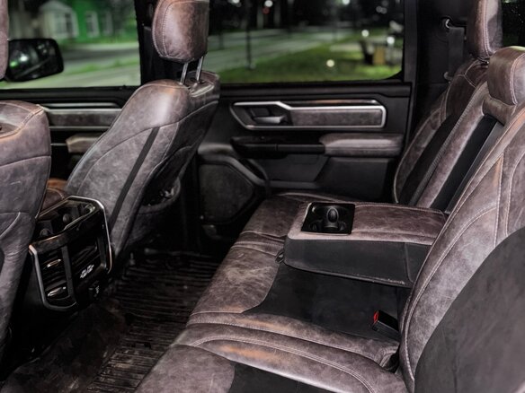 2019 Ram 1500 Quad Cab V, серый, 5800000 рублей - вид 7