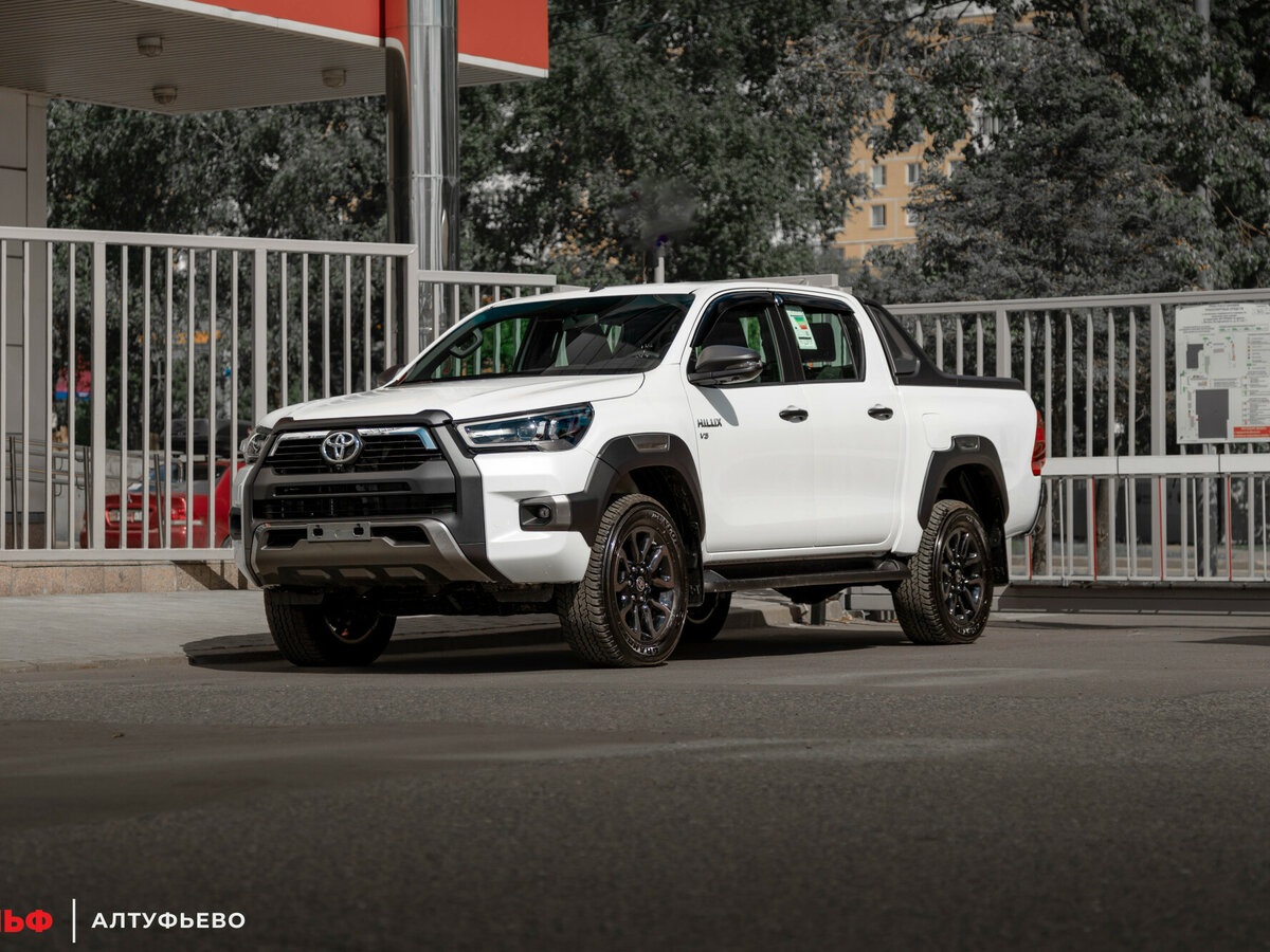 Открыть фотографии: Toyota Hilux VIII Рестайлинг 2
