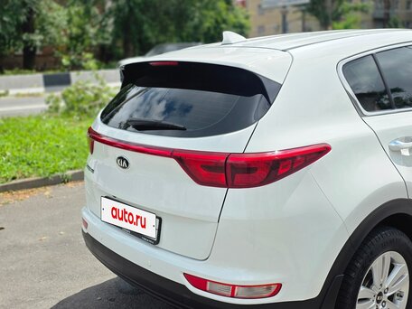 2018 Kia Sportage IV, белый, 2170000 рублей, вид 3