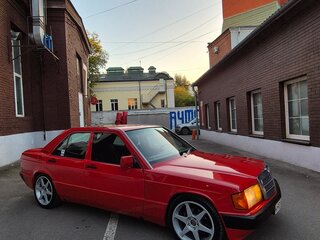 1991 Mercedes-Benz 190 (W201), красный, 885000 рублей, вид 2
