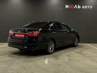 2016 Toyota Camry VII (XV50) Рестайлинг, чёрный, 1999000 рублей, вид 5
