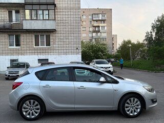 2012 Opel Astra J Рестайлинг, серебристый, 650000 рублей, вид 4