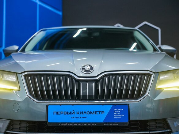 2016 Skoda Superb III, серый, 1400000 рублей - вид 16