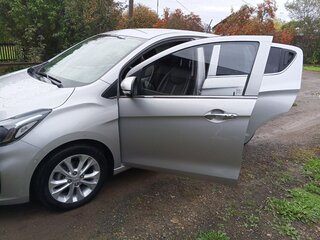 2019 Chevrolet Spark IV Рестайлинг, серебристый, 1300000 рублей, вид 4