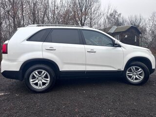 2014 Kia Sorento II Рестайлинг, белый, 1900000 рублей, вид 3