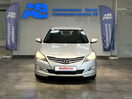 2016 Hyundai Solaris I Рестайлинг, серебристый, 980000 рублей, вид 2