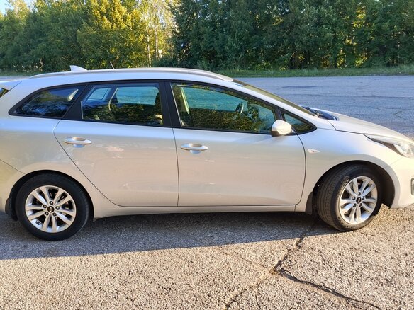 2017 Kia Ceed II Рестайлинг, серебристый, 1280000 рублей - вид 5