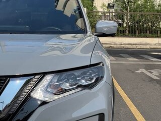 2025 Nissan X-Trail III Рестайлинг 2, серебристый, 2530000 рублей, вид 4