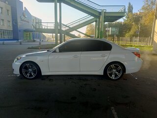 2008 BMW 5 серии 525i V (E60/E61) Рестайлинг, белый, 1100000 рублей, вид 3