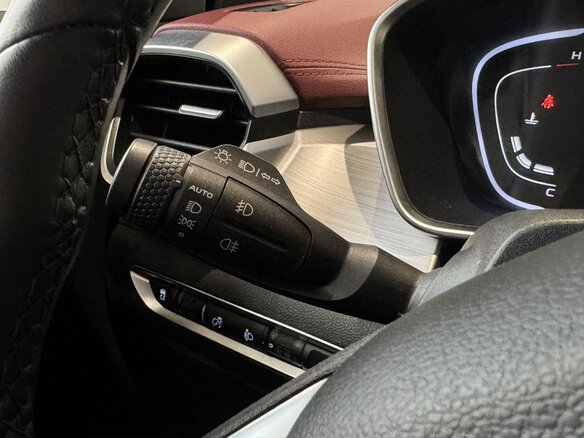 2022 Geely Coolray I, жёлтый, 1790000 рублей - вид 13