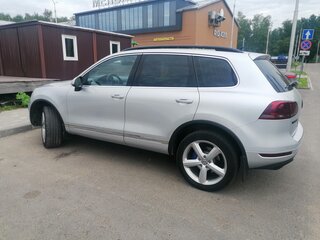 2011 Volkswagen Touareg II, серебристый, 1725000 рублей, вид 5