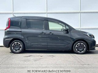 2023 Toyota Sienta III, серый, 1450002 рублей, вид 4