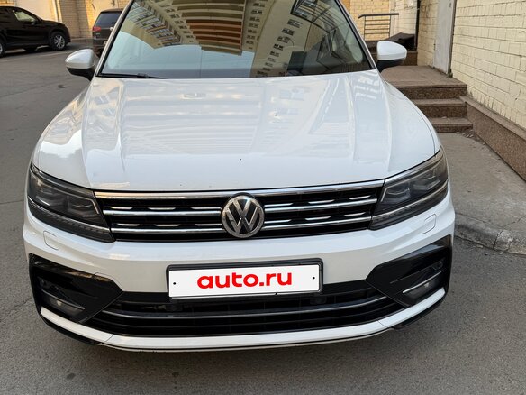 2018 Volkswagen Tiguan II, белый, 2980000 рублей - вид 4